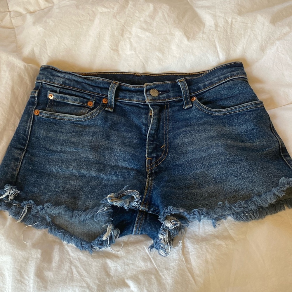 Levi 511 cut off shorts. Awesome looking and great condition. Size 29.